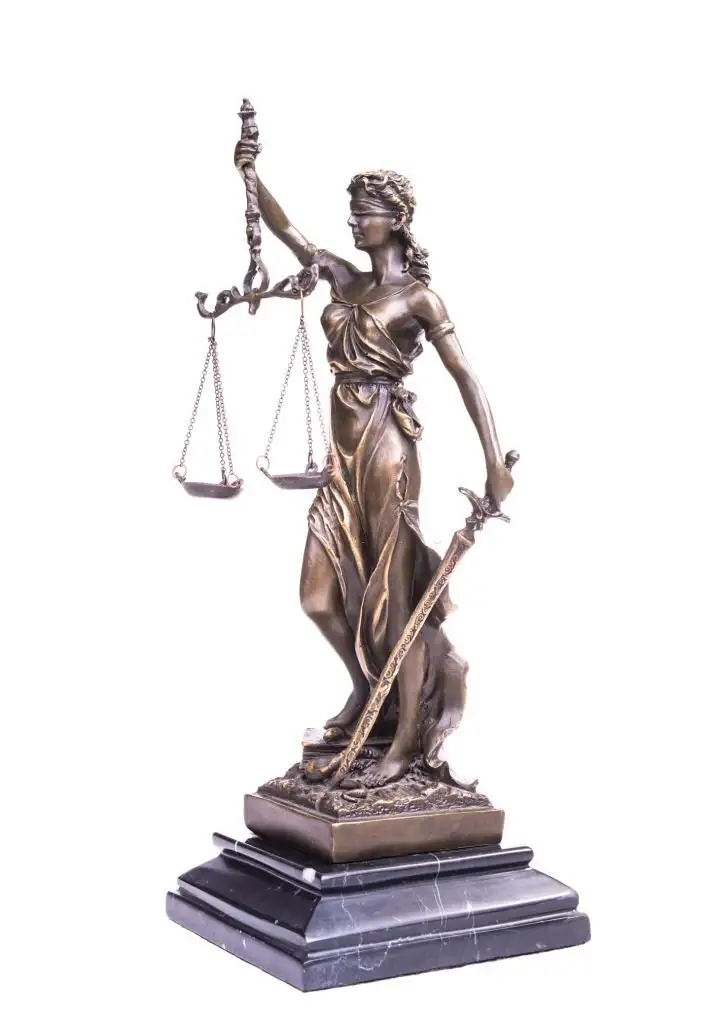 justice statue for attorney in nashville tn